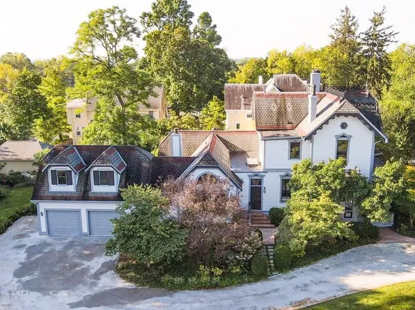 3458 Observatory Pl, Cincinnati, OH 45208