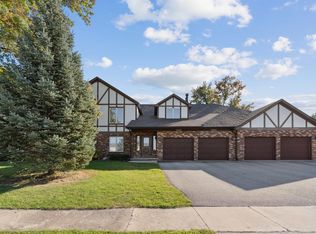 3446 Kingswood Pl, Waterloo, IA 50701