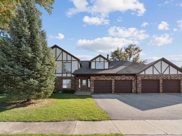 3446 Kingswood Pl, Waterloo, IA 50701