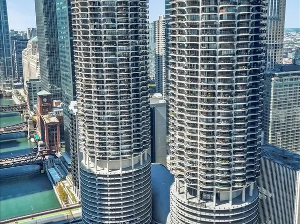 300 N State St APT 2429, Chicago, IL 60654