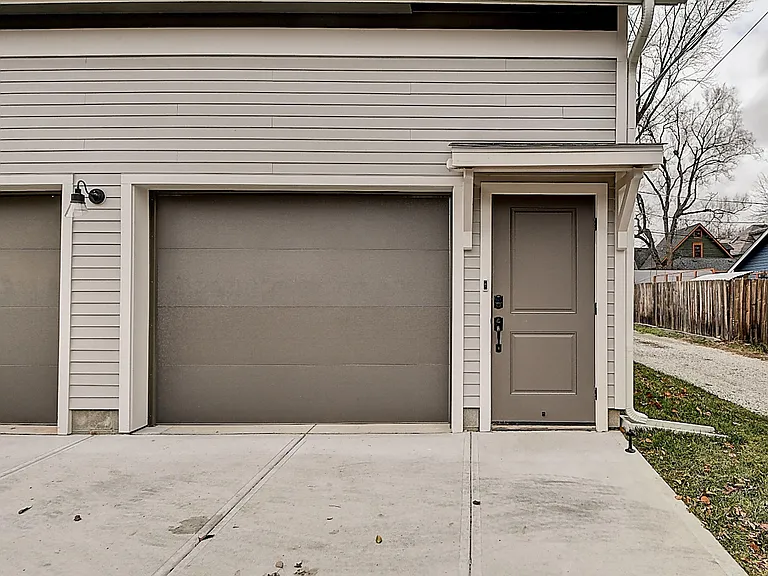 1220 E 9th St — Photo 26