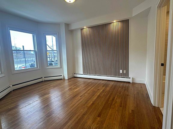 4th image of 48 Berkshire St #U1