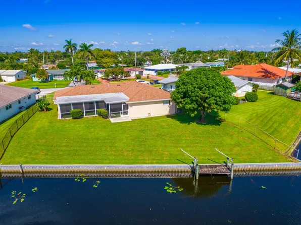 2330 Edgewater Drive, Lake Clarke Shores, FL 33406