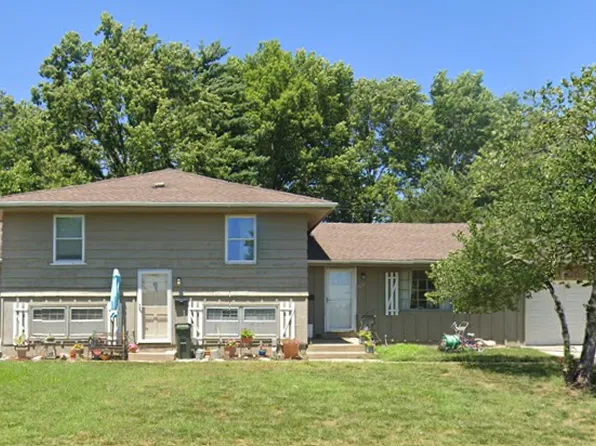 1020 W 29th Ter, Lawrence, KS 66046