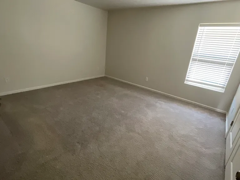 2405 Village Dr — Photo 19