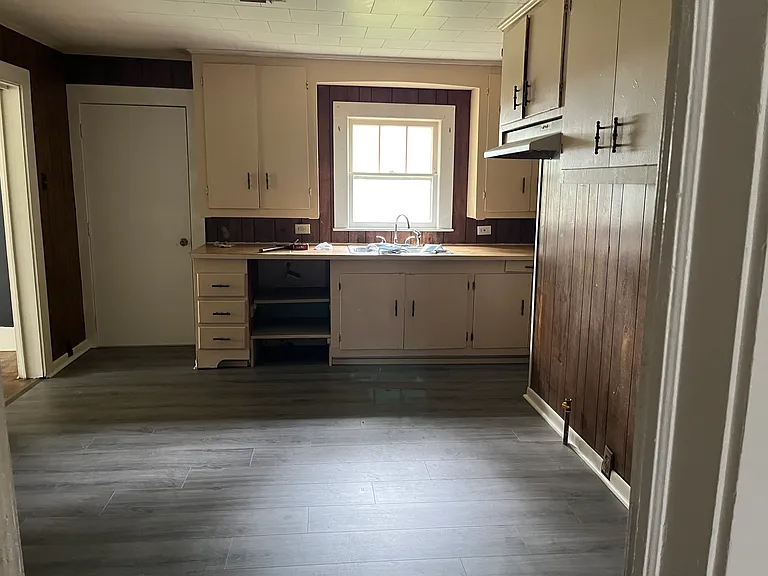 1021 James St — Photo 7