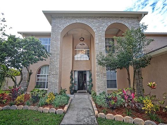 2nd image of 1931 S Prairie Dunes Ct