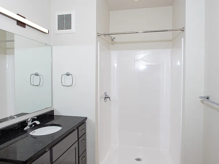 Riverhouse Apartments — Photo 11