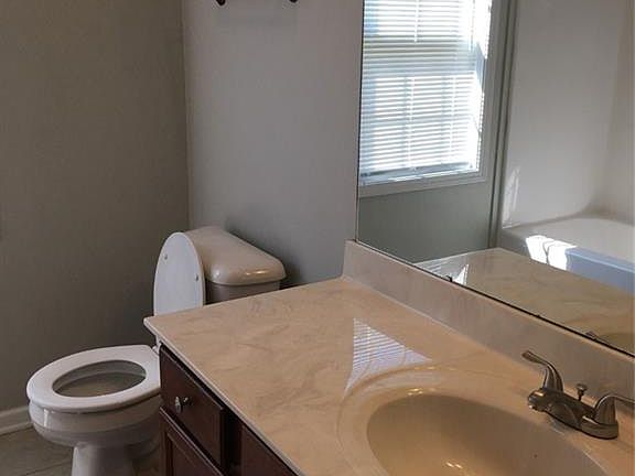 3rd image of 4904 Headwind Dr