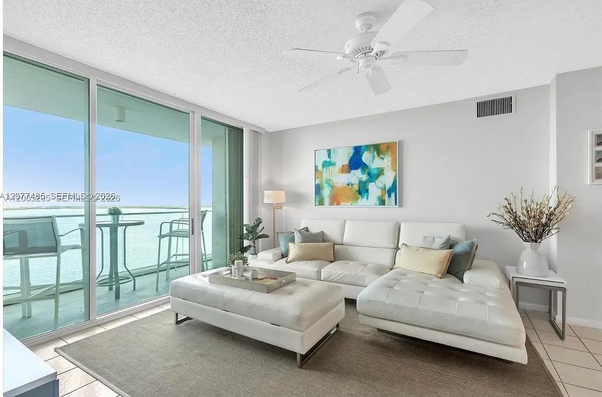 800 Claughton Island Dr — Photo 2
