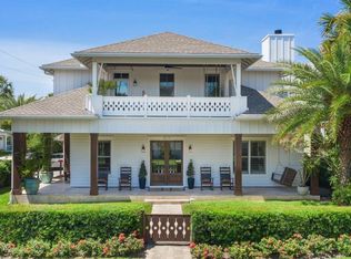 877 E Coast Dr, Atlantic Beach, FL 32233