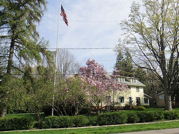 2nd image of 67 Poland Manor Dr