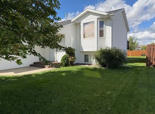 152 Dolan Dr, Bismarck, ND 58504