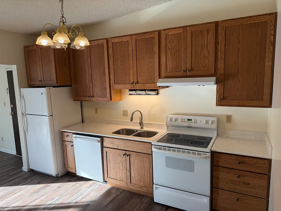 701 W Maple Ave #11