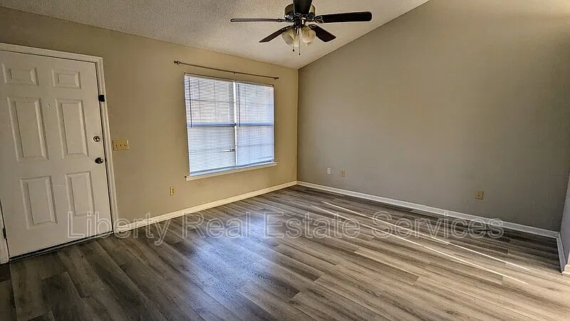 Oakridge Estates — Photo 2