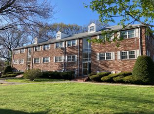 70 Edgelawn Ave APT 3, North Andover, MA 01845