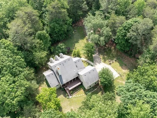 965 Cowart Mountain Trl, Waleska, GA 30183
