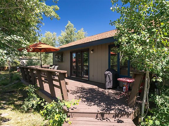 4th image of 840 Conifer Cir