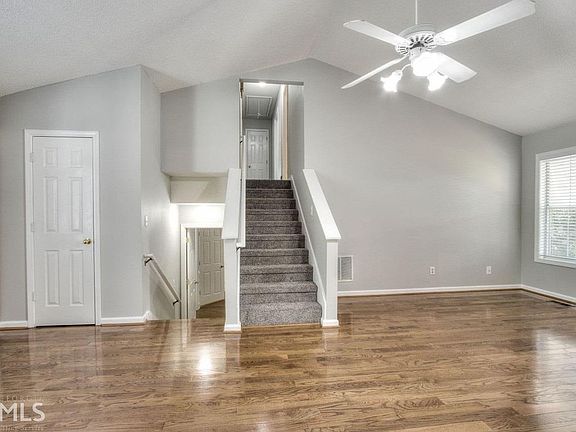 4th image of 1515 Hascall Dr SW