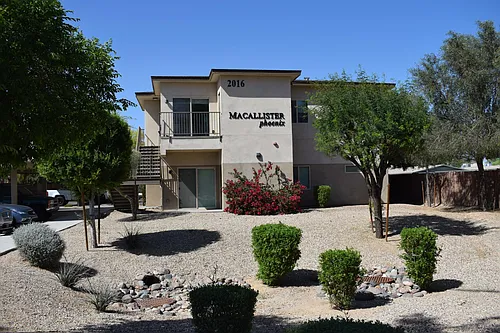 2016 W Orangewood Ave Photo 1