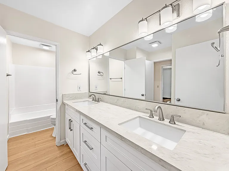 4360 Vision Dr — Photo 9
