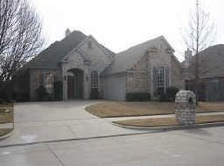 8468 Emerald Cir, North Richland Hills, TX 76180