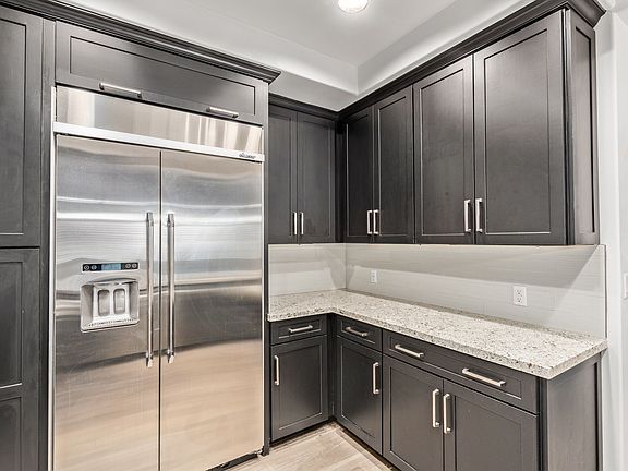 5th image of 4805 N Woodmere Fairway Unit 1005