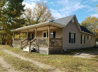 647 Coolidge Rd, La Follette, TN 37766