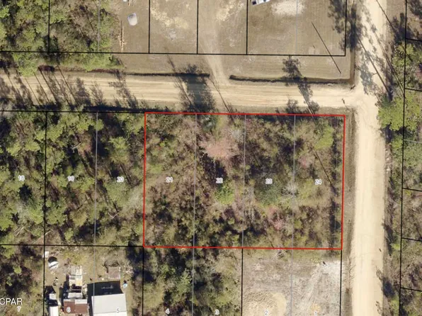 17517 Center Dr, Fountain, FL 32438