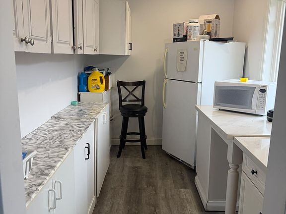 3rd image of 58 Kingsmere Cres