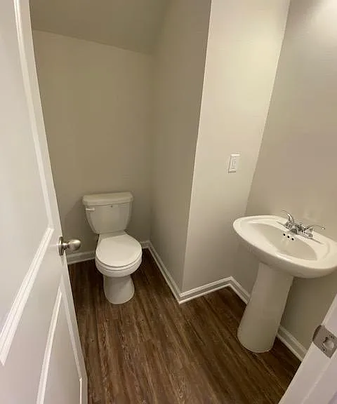 Downstairs 1/2 bath off