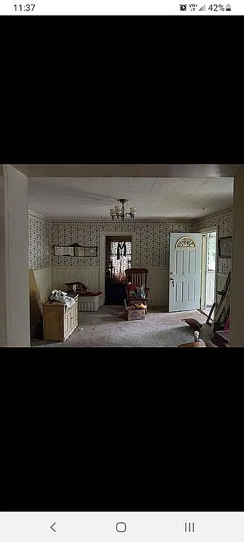 404 Clark St photo 1