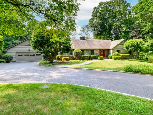 40 Caprice Drive, Stamford, CT 06902