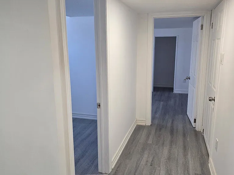 8 York St #BASEMENT — Photo 6