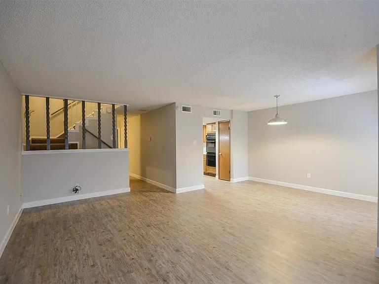 1326 Town Cir #1 — Photo 10