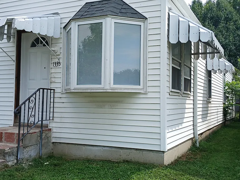1335 N Grant Ave — Photo 2