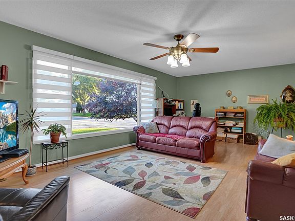 5th image of 972 SIMCOE Street