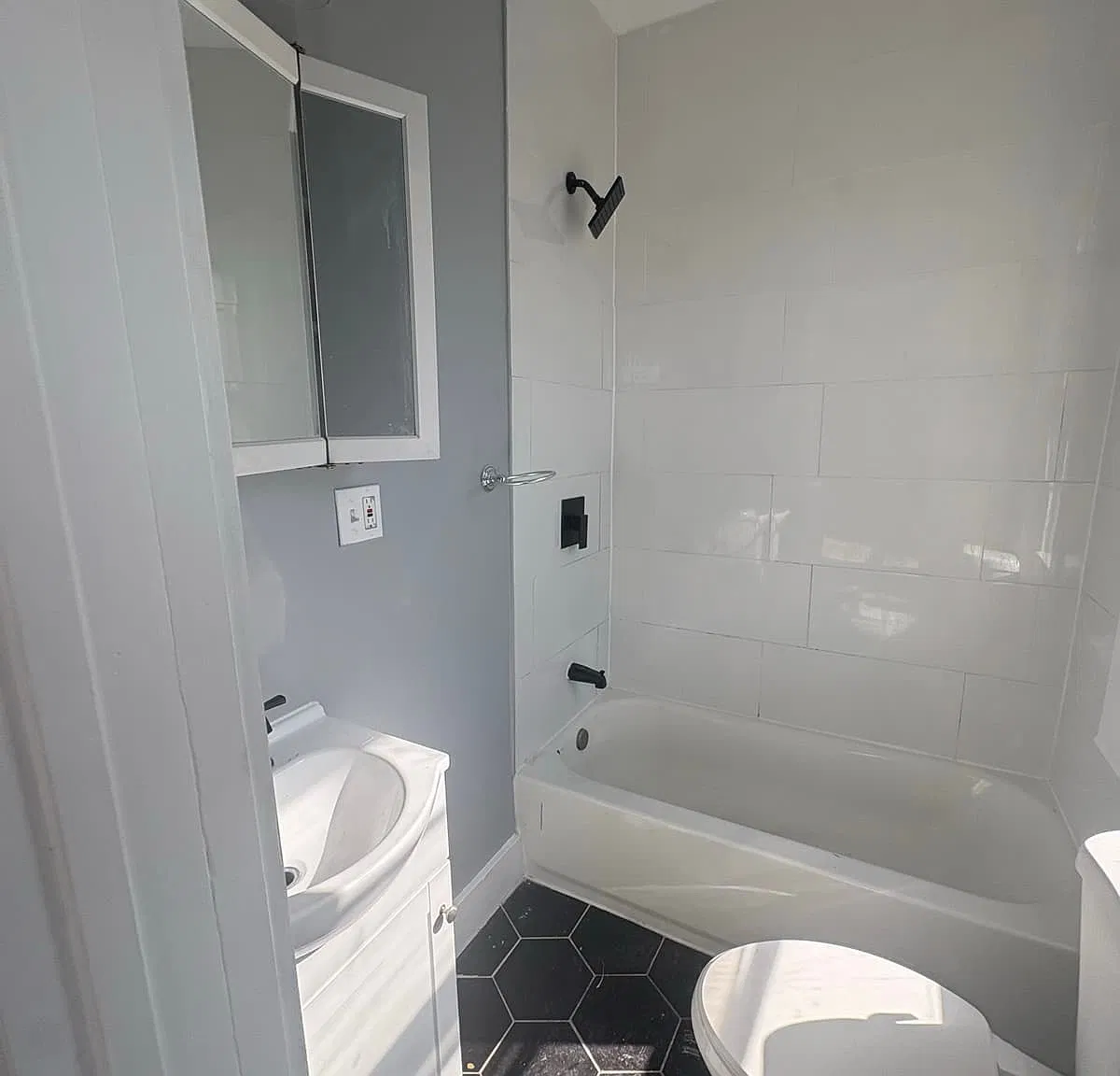 3 bed, $2,250 — Photo 1