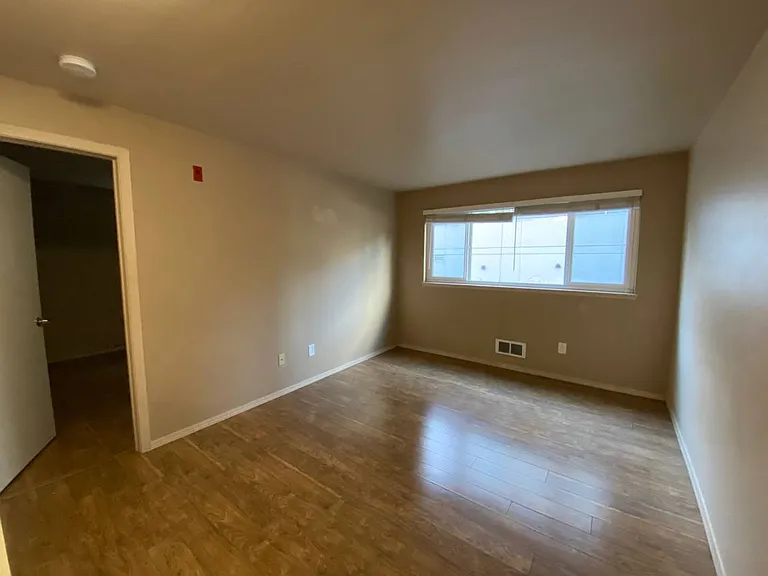 1519 NE 50th St — Photo 33