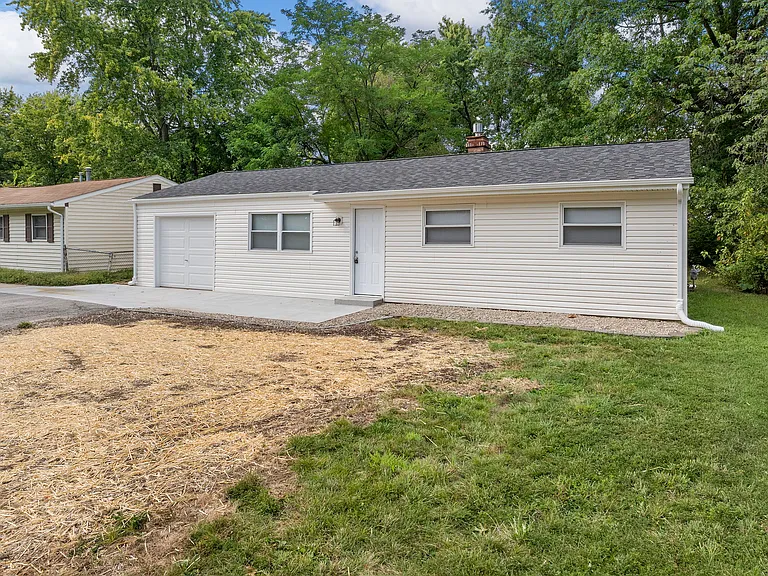 1417 Plaza Pl — Photo 3
