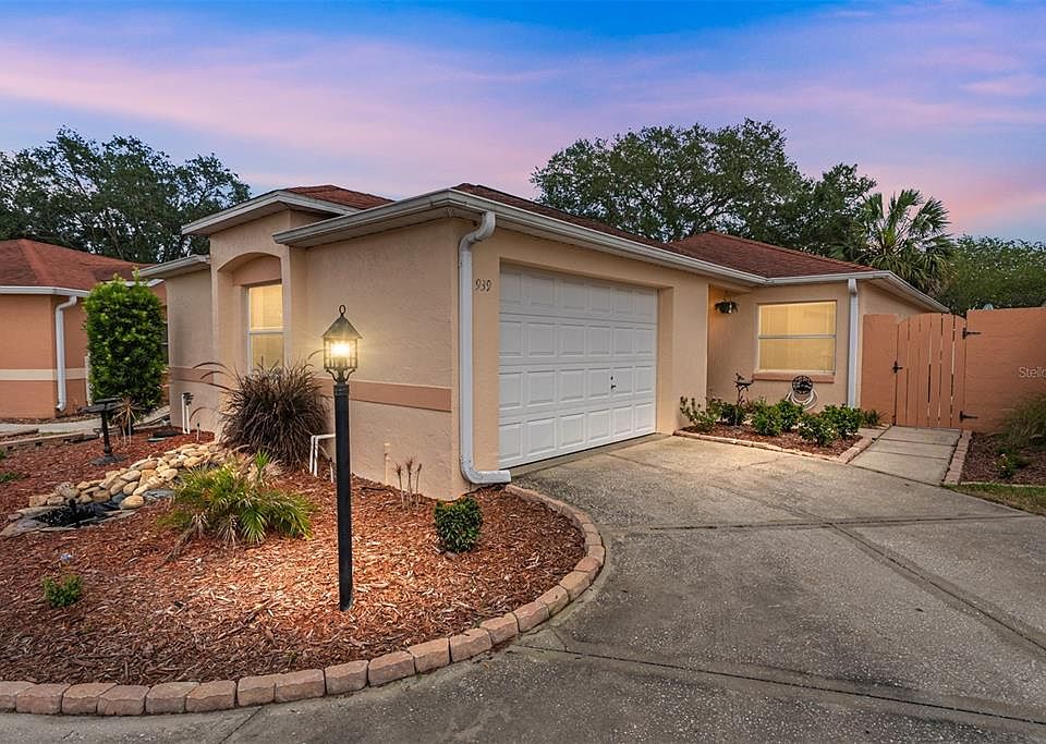 1st image of 939 Mendoza Blvd
