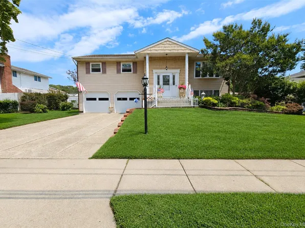7 Sterling Drive, Lake Grove, NY 11755