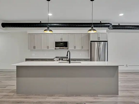 3rd image of 380 George St N #1B