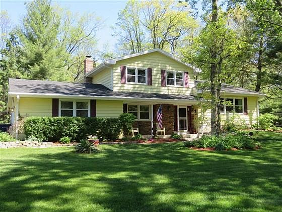 1st image of 3217 Danbury Dr E