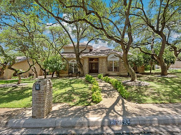 3rd image of 13102 N HUNTERS CIR