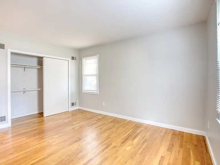 24 Hollow Wood Ln #1 — Photo 11