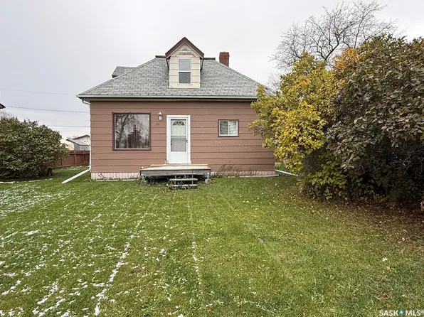 23 Phillips Street, Quill Lake, SK S0A 3E0