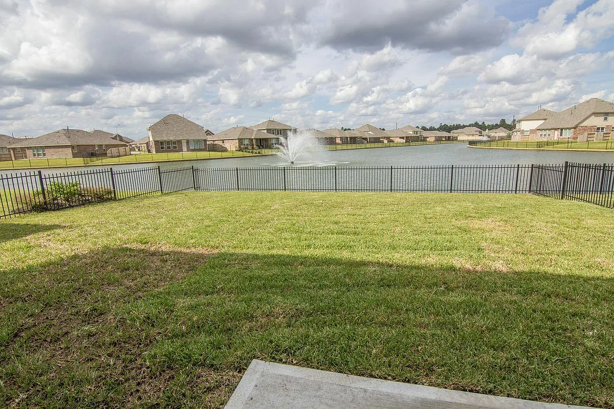 Building Photo - 3771 Lake Bend Shore Dr