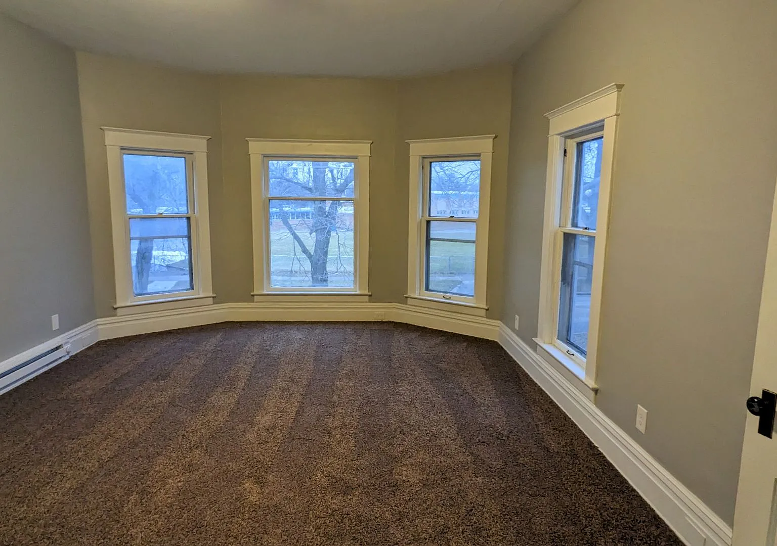 109 Irwin Ave. — Photo 4