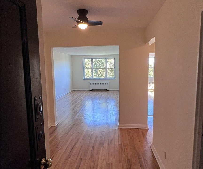 1st image of 290 Collins Avenue #8E